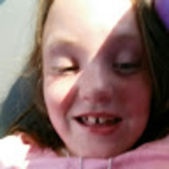 Meet your Posher, Ainsley - Picture 1 of 1